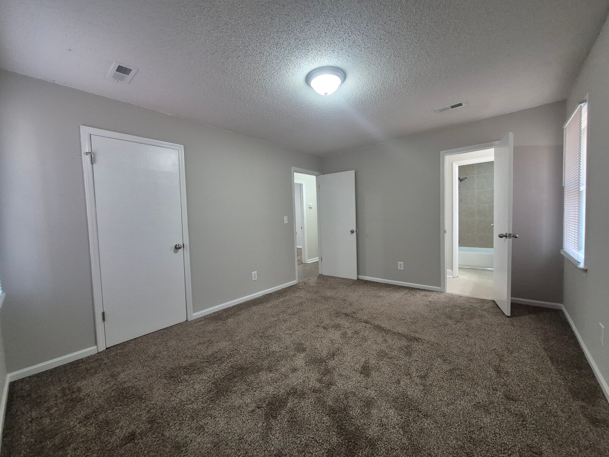 Building Photo - 2409 Amy Cir