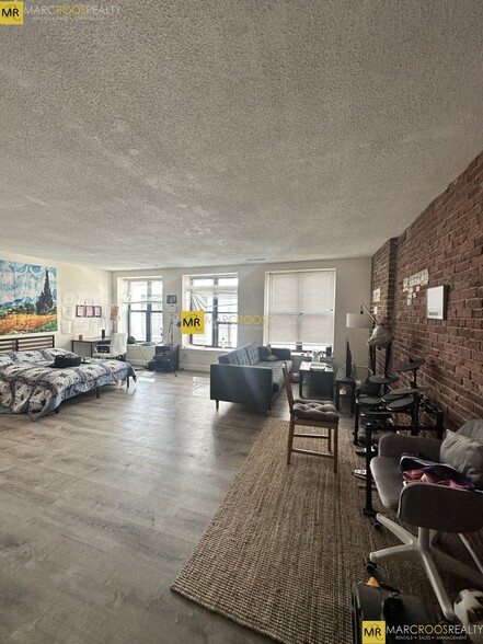 Building Photo - 1088 Boylston St