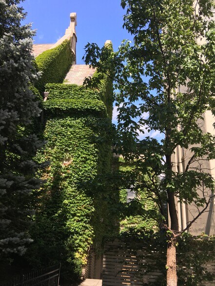 Building Photo - 555 E William St