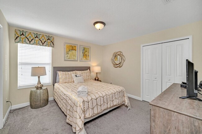 Building Photo - 1671 Moon Valley Dr