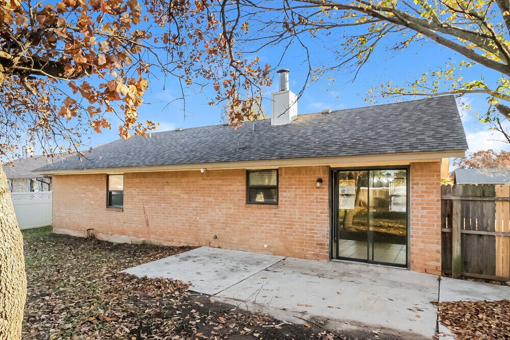 Building Photo - 10321 Koch Dr