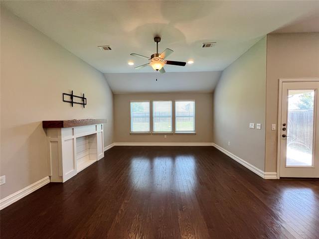 Building Photo - 3620 Venetian Ct