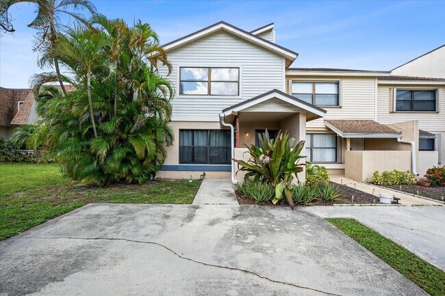 Building Photo - 1602 Montauk Dr