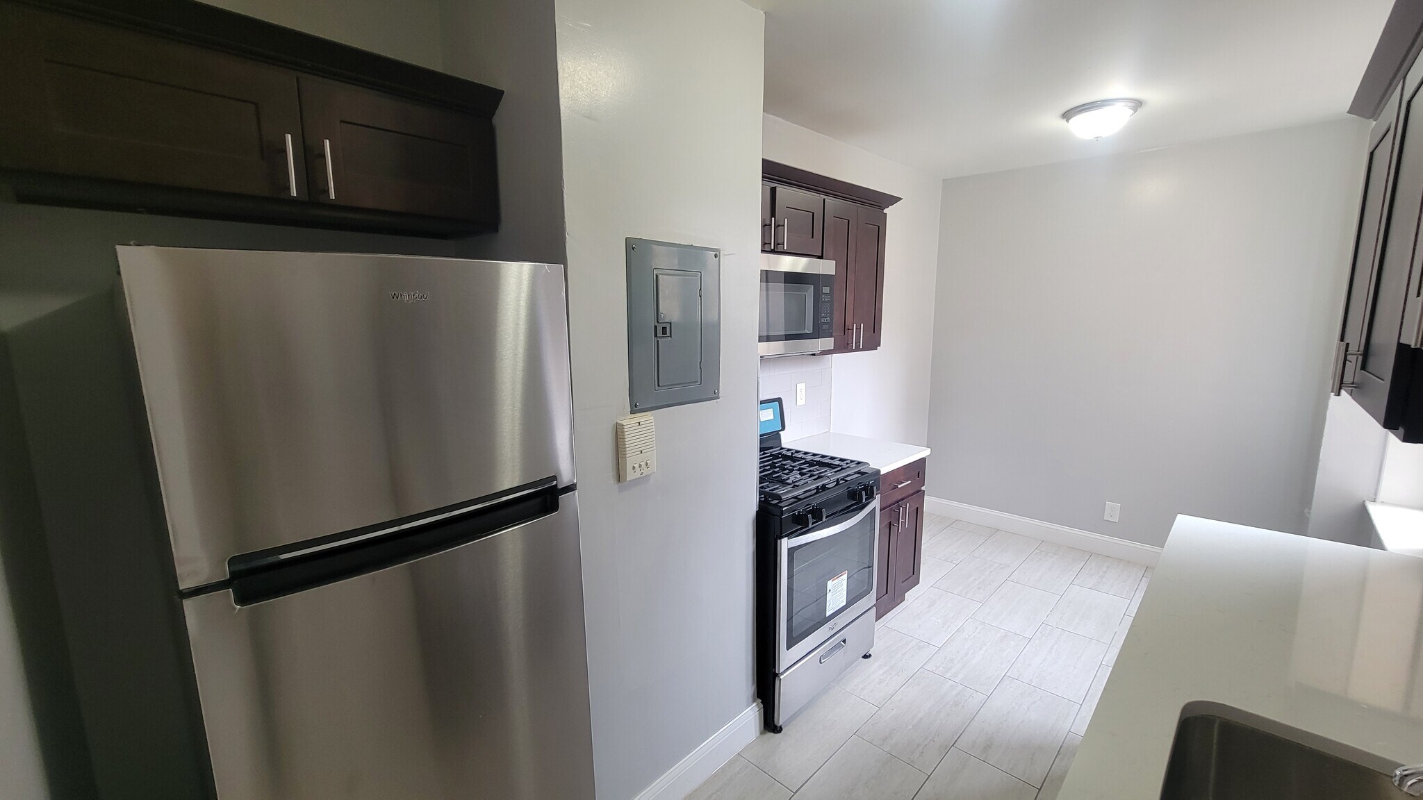 Building Photo - 715 Avenue C