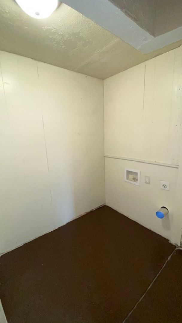 Building Photo - 2120 Jane St