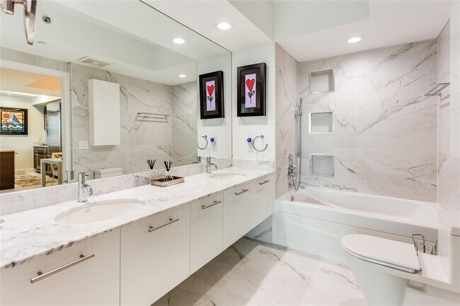 Building Photo - 55 SE 6th St