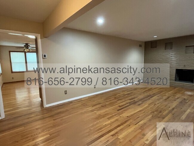 Building Photo - Spacious One Level Home on HUGE LOT!