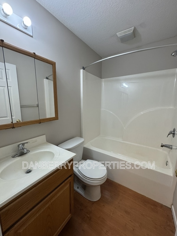 Building Photo - 216 Madison Ave