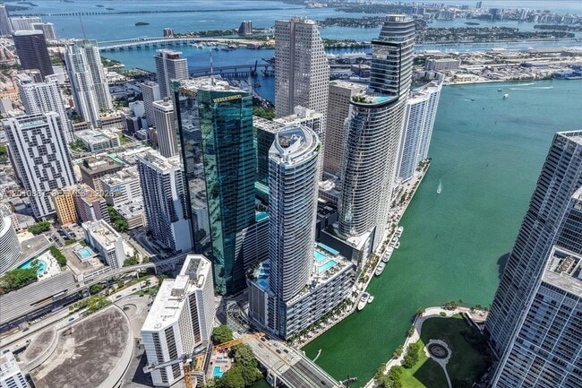 Building Photo - 200 Biscayne Blvd Way