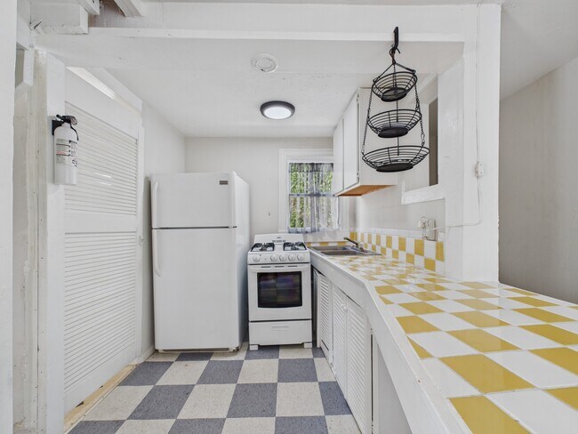 Building Photo - 1920 Richmond Ave.