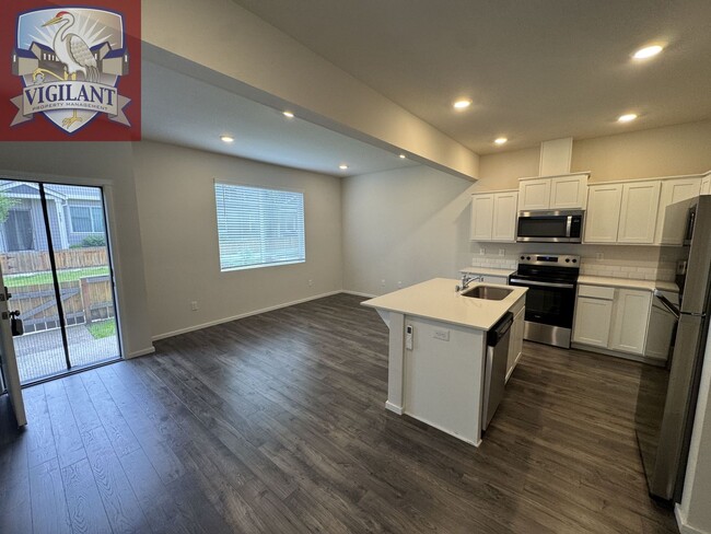 Building Photo - 3 Bedroom home