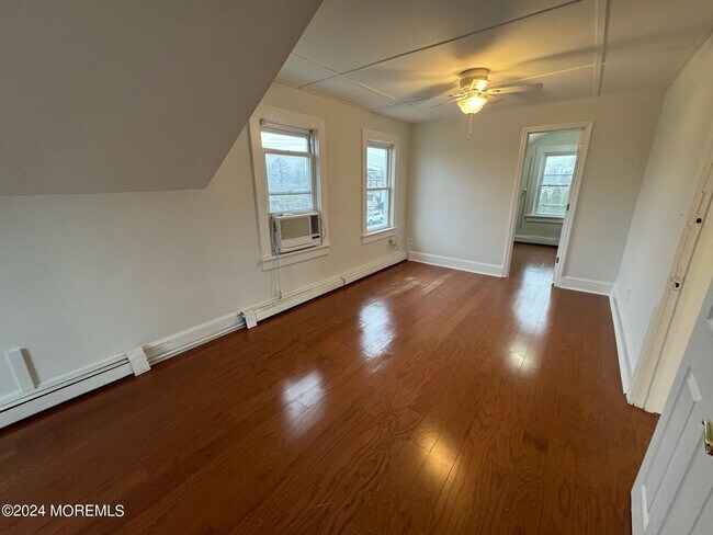 Building Photo - 503 Forman Ave