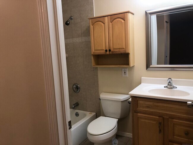 Building Photo - 73-79 Park Ave