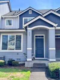Building Photo - West Townhome Near Downtown Vancouver