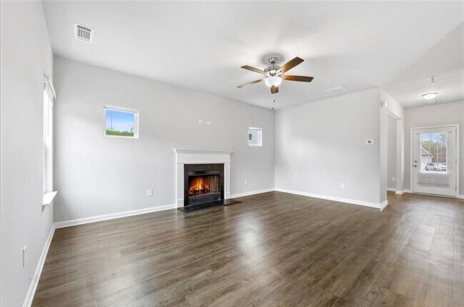 Building Photo - 207 Finley Dr