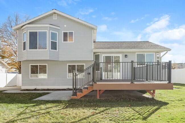 Building Photo - 4732 Helenic Ln