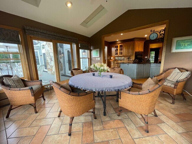 Building Photo - 21 Valley View Rd