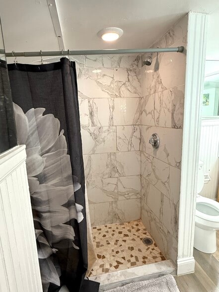 Building Photo - 84 Thorndike St