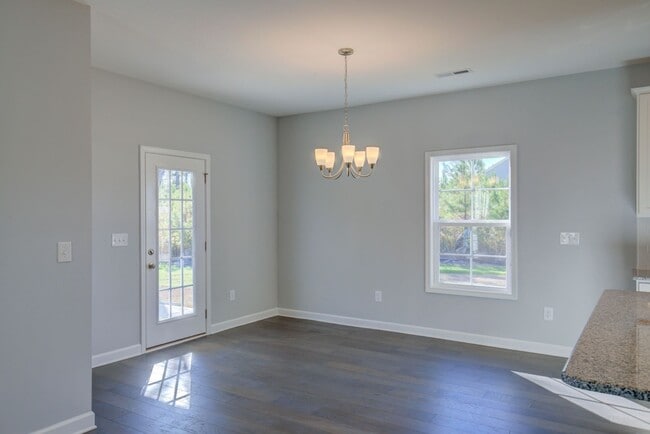 Building Photo - 521 Transom Wy