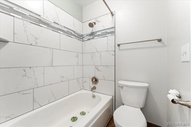 Building Photo - 8770 Chase Dr