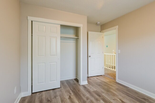 Building Photo - 5093 Summerdale Dr