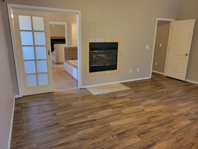 Building Photo - Beautiful 3 bedroom/2 Bath Home!