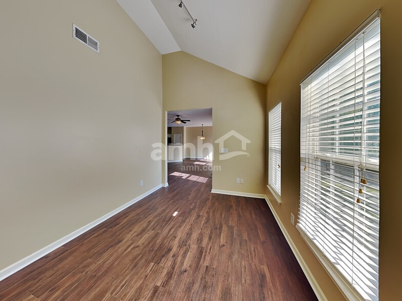 Building Photo - 5 Red Bark Ct