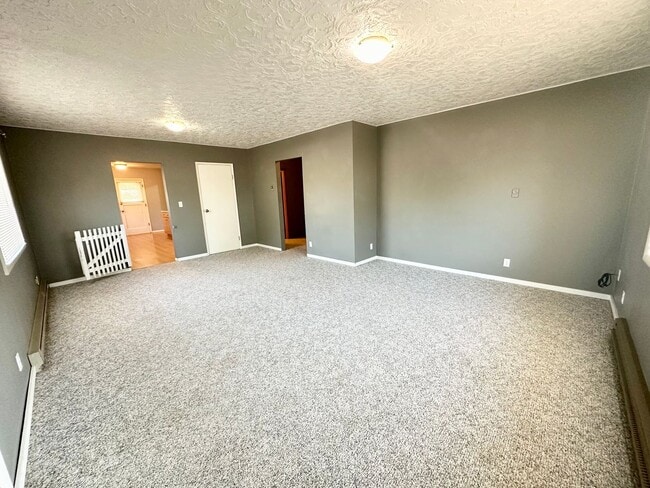 Building Photo - 2 Bedroom 1 Bathroom Home with Acreage in Town