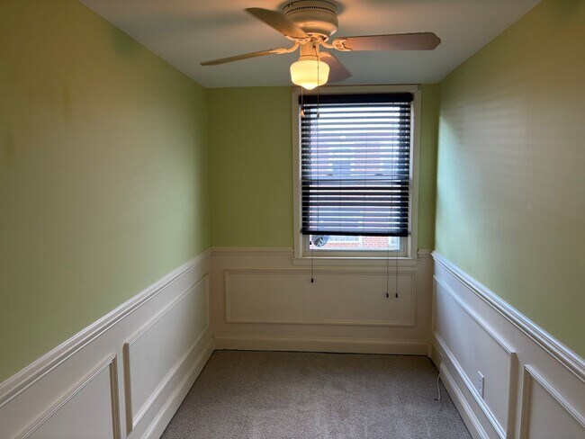 Building Photo - Well Maintained Brick Rowhome in Spring Mill Section of Clifton Heights Is Now Available for Lease