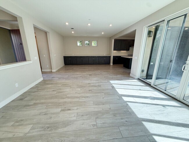 Building Photo - 6705 Aliso Valley Way
