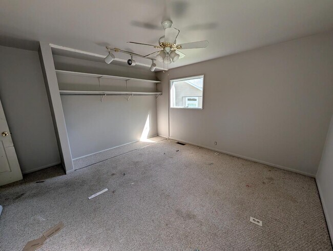 Building Photo - 3021 Woodmont Dr