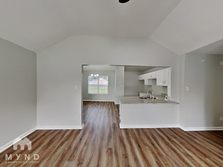 Building Photo - 4271 Wagon Trail Cove