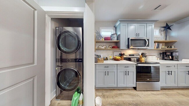 Building Photo - 1289 Foxtail Ln