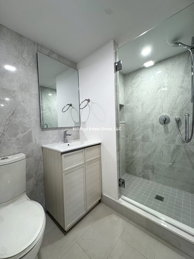 Building Photo - 1243 Beacon St