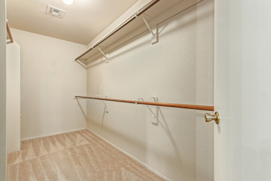 Building Photo - 518 E Wescott Dr