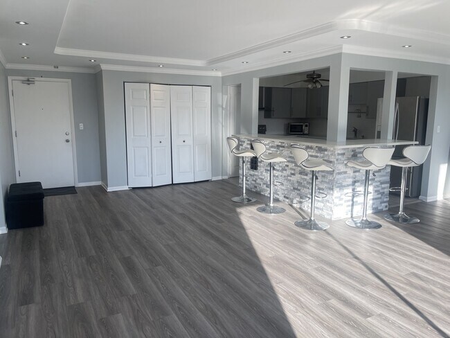 Building Photo - 9445 Kenton Ave