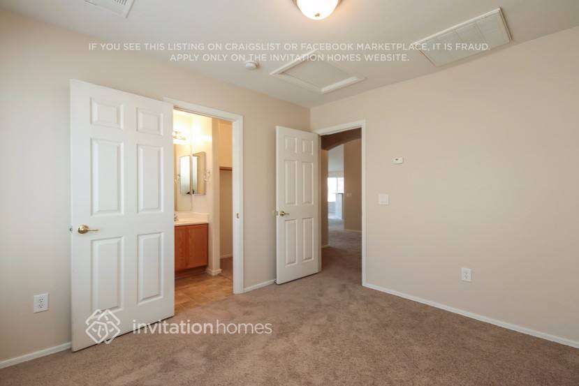 Building Photo - 11174 W Chase Dr