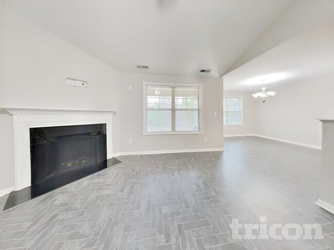 Building Photo - 295 New Castle Ln