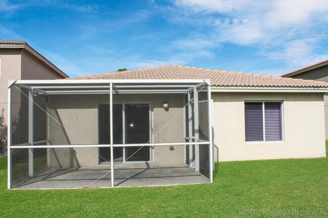 Building Photo - 4801 SE Graham Dr