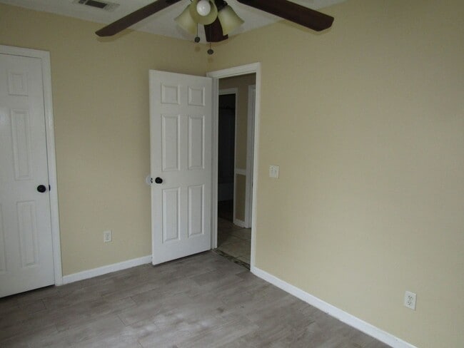 Building Photo - 1088 Desert Shield St