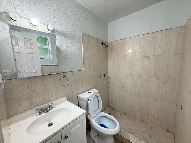 Building Photo - 2212 Grant St