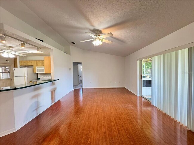 Building Photo - 21606 Rosewood Ct