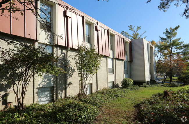 Building Photo - Winterwood Gardens Apartments