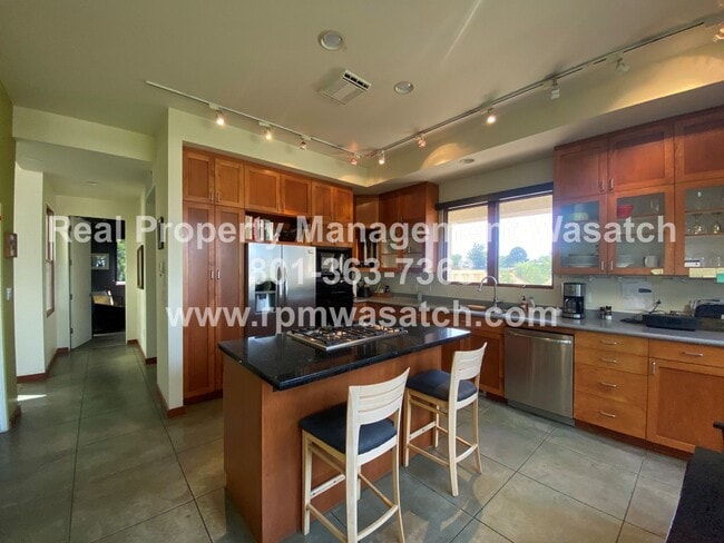 Building Photo - Check out This Stunning 3 Bedroom 2.5 Bath...