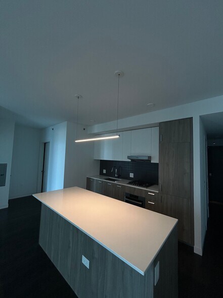 Building Photo - 458 E Waterside Dr
