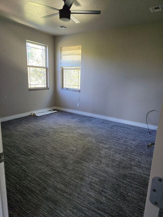 Building Photo - Beautiful 3-Bedroom Home with Scenic Views in the Redlands