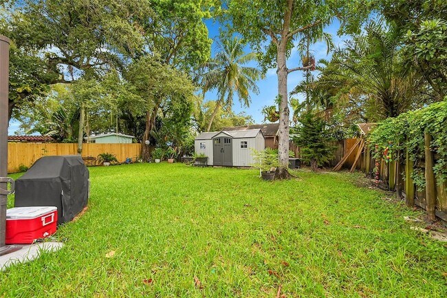 Building Photo - 4540 SW 26th Terrace