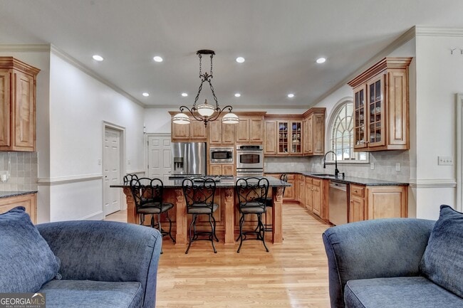 Building Photo - 8910 Pinehurst Cove