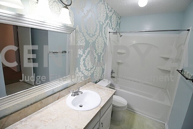 Building Photo - Affordable 2-Story 2/1.5 Townhome in Dunca...