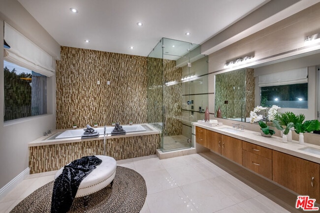 Building Photo - 4533 Estrondo Dr